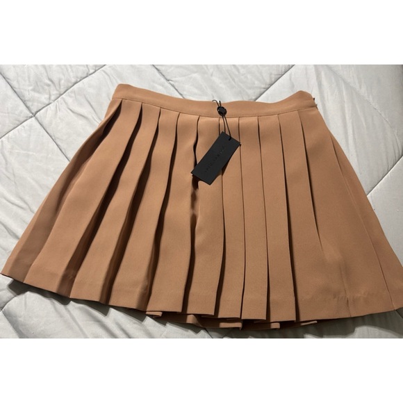 Erika Pleated Skirt - Picture 2 of 3